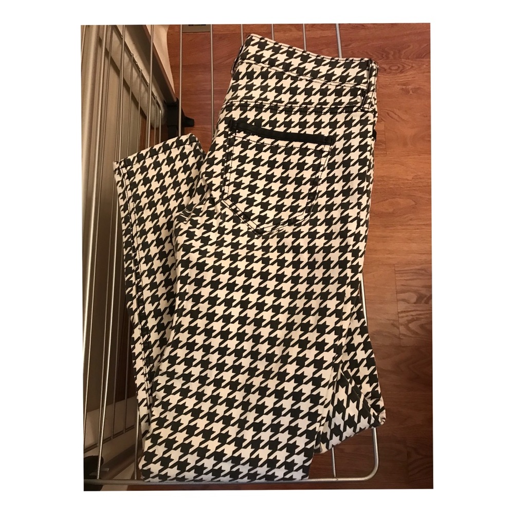 LIKE NEW ALLEN B BLACK AND WHITE PATTERNED PANTS